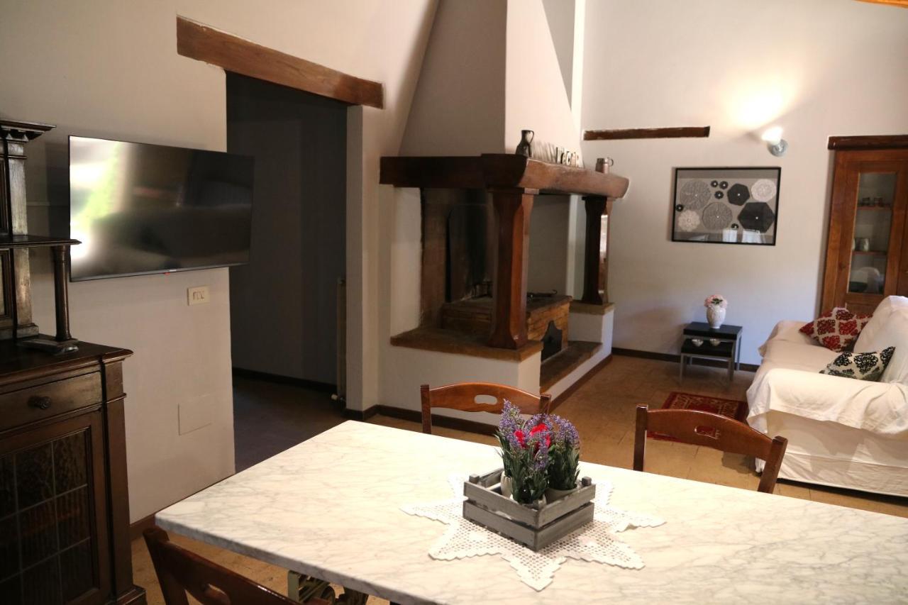 Corte Fratini Appartamenti เตรวี ภายนอก รูปภาพ